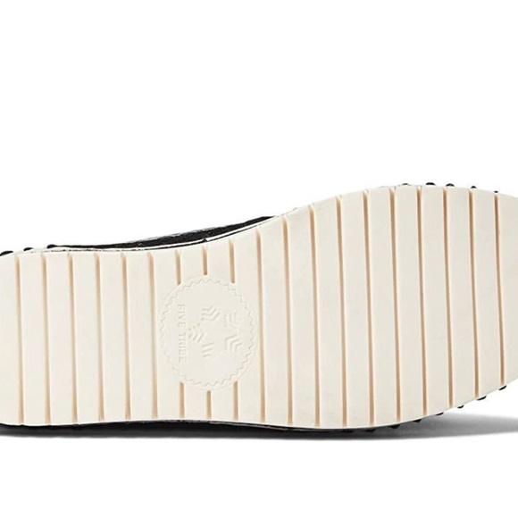 NWOB FIVE TRIBE LEATHER CHEEKY SNAKE
SNEAKERS - Picture 8 of 10